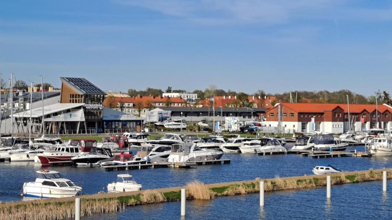 Appartamento Apartament Przy Parku Giżycko Esterno foto